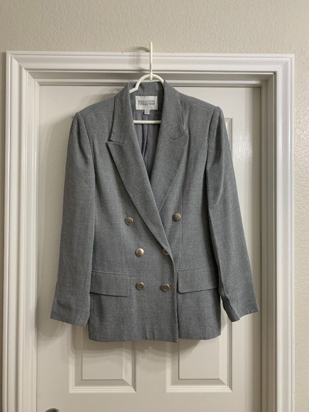 Executive Collection Women's Gray Jacket and Skirt Set, Size 12